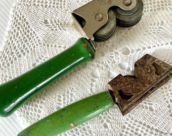 Vintage Green Wood Handle Knife Sharpener Set: Stainless Steel Kitchen Gadget