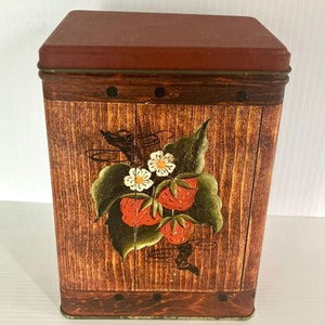 Vintage J.L. CLARK Strawberry Tin - Faux Wood Strawberry Box Collectable - 6.5in Tall - Made in USA