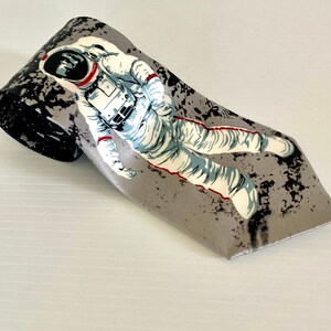 Vintage "Moon Walker" Astronaut  Mens Silk Neck Tie "Wild Ties" -58in Long