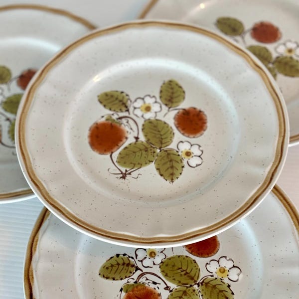 Vintage Hearthside Stoneware Plates (Set of 5): Berries 'n Cream Dessert Plates