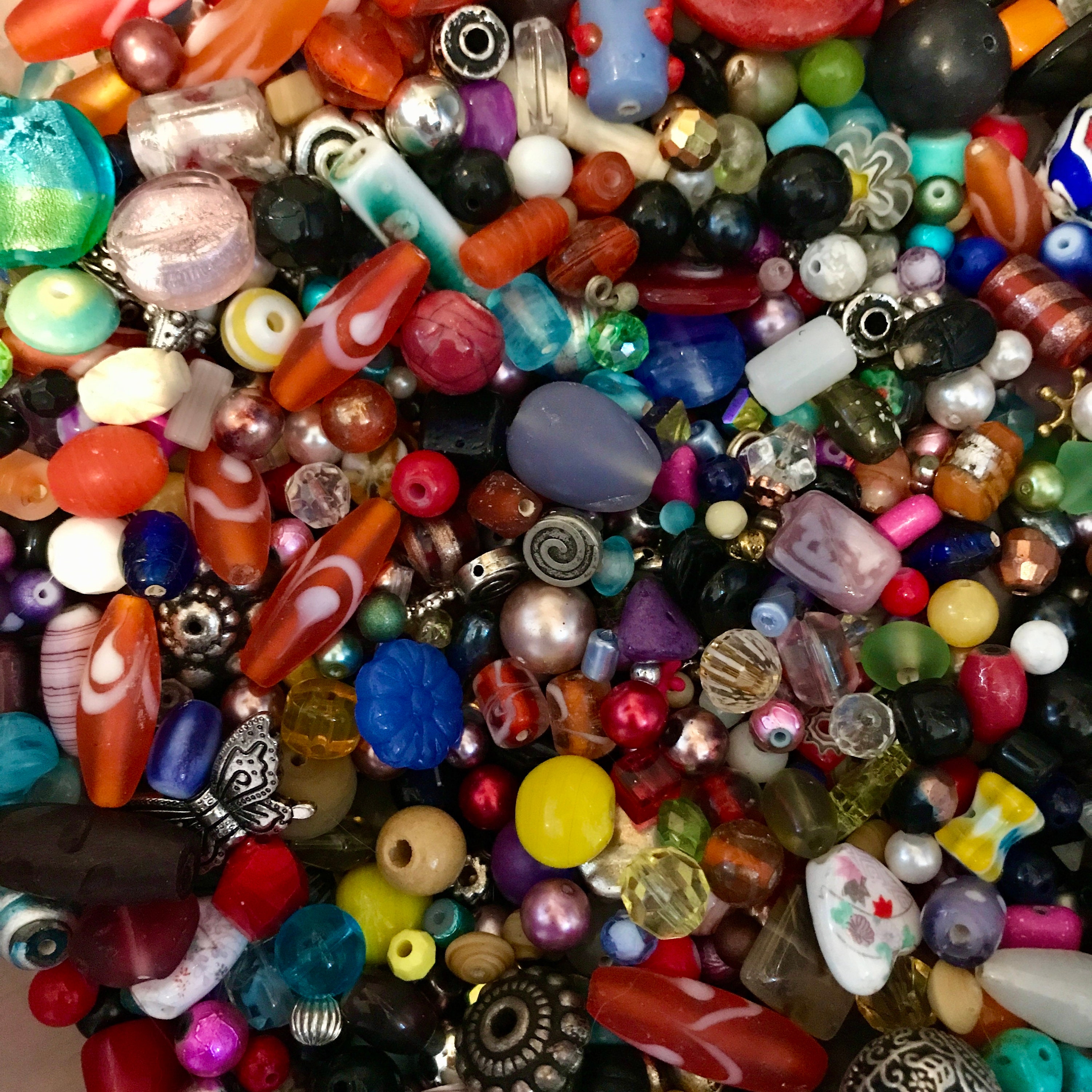 Half Pound of Bulk Mixed Beads and Spacers Glass, Plastic, Metal, Crystal 