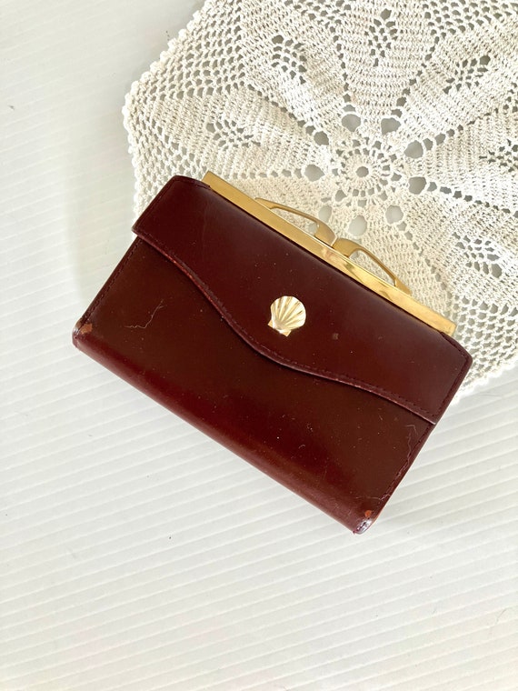 Vintage Cappagallo Cowhide Wallet: Brown Clam Shell Purse