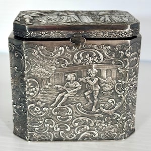 Vintage Silver Plated Tea Caddy: Ornate Hinged Lid Design