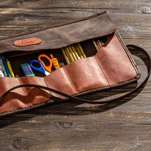 Leather pencil roll | Personalized pencils case | Artist tool organizer | Drawing supplies holder | Custom art pouch gift by Mureli
