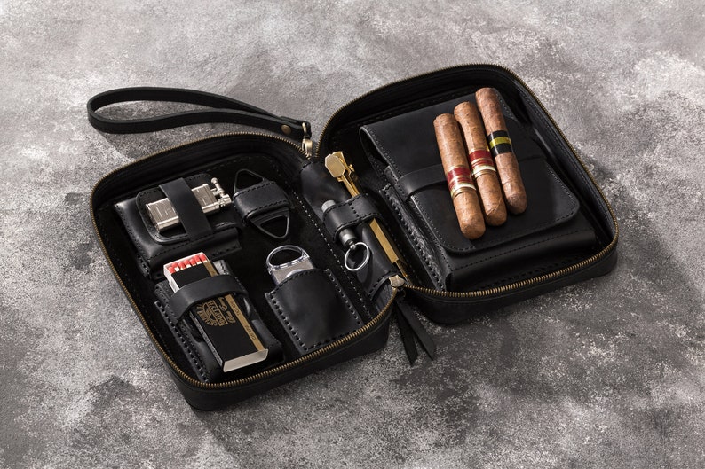Personalized cigar case for men