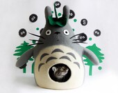 Cat bed, cat cave, cat house Totoro, felted pet bed, Christmas gift for pet, eco-friendly natural wool pet furniture, anime