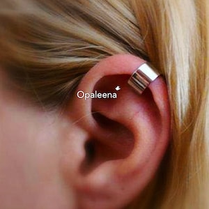 Stylish silver cuff ear cuff ring jewelry ear wrap cartilage cuff non-pierced silver jewelry ear crawler. Friend Valentines day gift