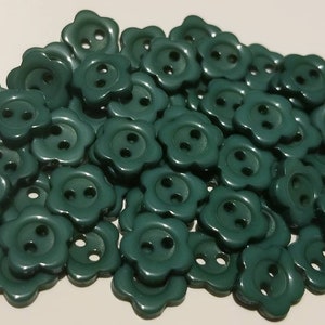20 Deep Green Flower Buttons, size 10mm, 3/8&quot;, matching bulk button pack, St. Patrick&#39;s Day Flowers, Irish Flower, Green Daisy Buttons