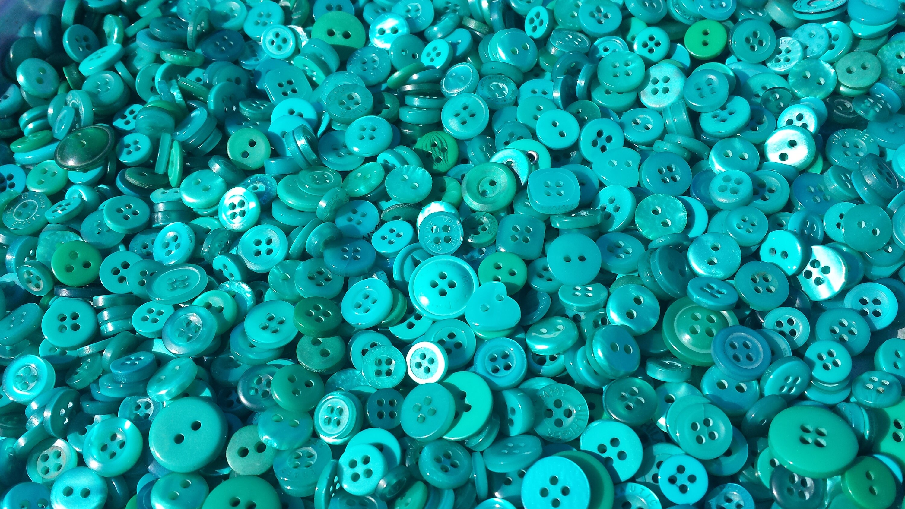 100 Small Blue Buttons, many small sizes, styles and shades of blue, random  bulk button pack, sizes 1/4 to 5/8