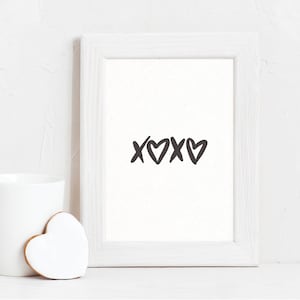Hugs and Kisses Valentinstag Printable Wall Art, XOXO Valentinstag Print, Valentinstag Geschenk, Hugs and Kisses Print Schild, schwarzes Herz Kunst Dekor