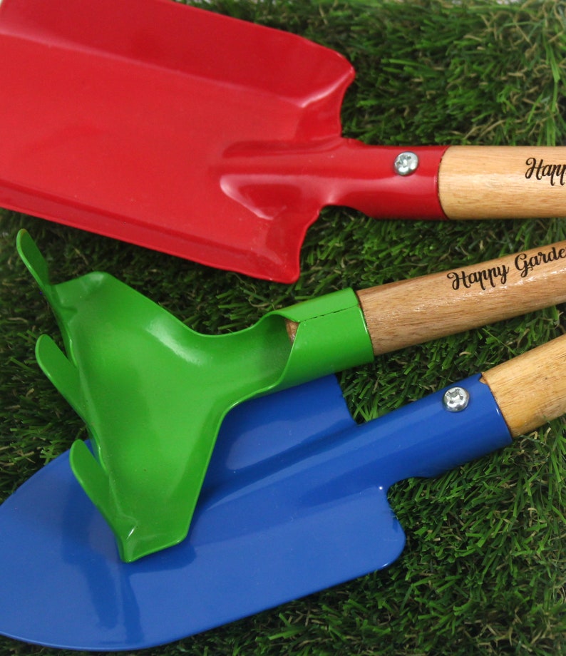 Engraved Garden set Personalised Garden Tools Set Stocking Filler. Custom Engraved Garden Kit 3 Piece Colour Gardening Set Gardening