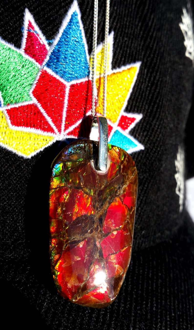 BRIGHT RED Alberta Ammolite Free Form Pendant Set With .925 Silver Bale /& 18 Curb Chain!