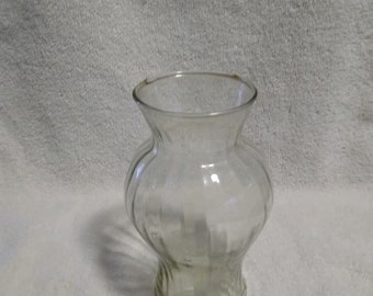5 1/2" glass vase (clear vase)