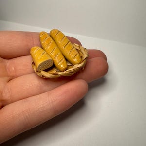 Miniature French Bread Basket – Handmade Polymer Clay Baguettes, Miniagure Food, Dollhouse Food
