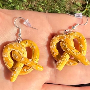 Soft Pretzel Earrings, Food Jewelry, Food Earrings, Pretzel Gift, Pretzel Lover, Pretzel Jewelry, Fun Earrings, Gift for Her