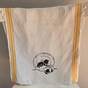 Vintage Kitty Large Kitchen Towel, Retro Cat Farmhouse Kitchen Linens