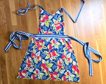 Delantal vintage azul y rojo con estampado de frutas, delantal completo de algodón con estampado de manzanas.