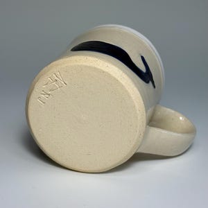 Taza de ballena, taza hecha a mano, taza náutica, taza de café, taza de cerámica, linda ballena imagen 7