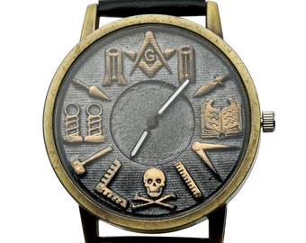 Conception de symboles maçonniques 3D, chiffres en or, montre-bracelet faite à la main. Bracelet noir. Unisexe