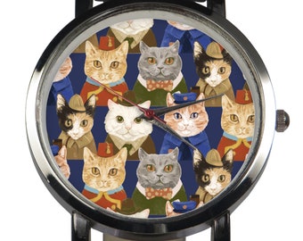 Jolie montre pour chat uniforme, choix de bracelet en cuir noir / brun. Chats cool portant une variété d’uniformes de travail. Boîtier en acier inoxydable argenté