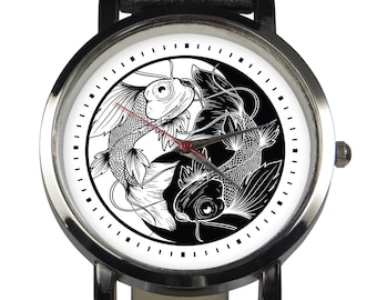 Yin/Yang Koi Fisch Design Armbanduhr, Auswahl an schwarz/braunem Lederband.  Einzigartiges handgezeichnetes Ziffernblatt. Silberne Edelstahlhülle. Handgefertigt