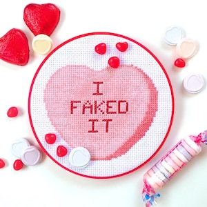 クロスステッチパターン「I Faked It」 - Crummy Valentines、上級者向け（PDF）