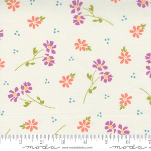 Moda &quot;Seashore Drive&quot; Daisy Medium Floral Ivory (37621-11) by Sherri & Chelsi 21&quot;pc