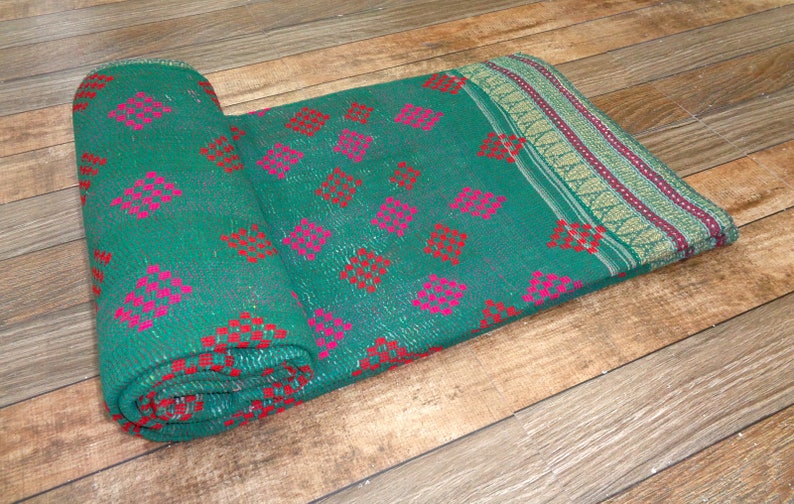 Indian Kantha Quilt Handmade Vintage Fine Kantha Quilt Reversible Blanket Twin Ralli Floral Cotton Kantha Bedcover Old Gudari Cotton Throw