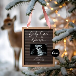 Sjabloon rendierzwangerschapsaankondiging kerstmis, moderne babyaankondiging december, meisjesbaby, winterbaby, kerstbaby