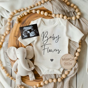 Digital pregnancy announcement elephant, Neutral baby Pregnancy Announcement, boho Baby Announcement Social Media Facebook Instagram Post