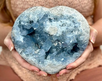 天然セレスタイトハートジオード：クォーツクリスタルクラスター