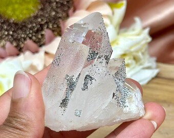 ヒマラヤ水晶クラスター：ツインポイント、アナターゼインクルージョン