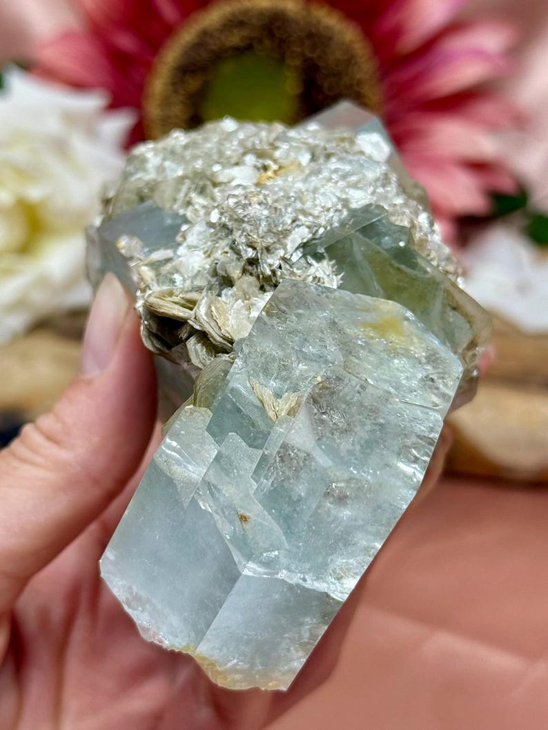 aquamarine-specimen-with-muscovite-mica-rare-blue-beryl-crystal