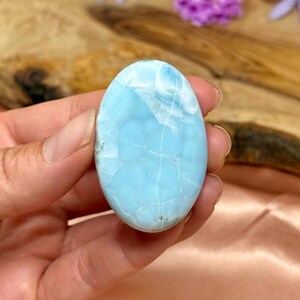 Polierter Larimar Stein: Dominikanischer Blauer Kristall Heilstein