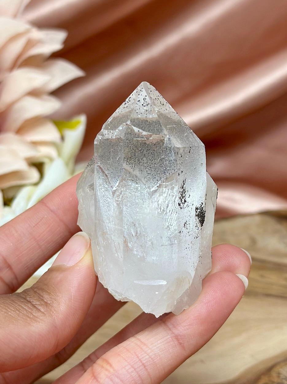 ヒマラヤ水晶クラスター：ツインポイント、アナターゼインクルージョン