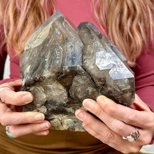 Gran espécimen de cuarzo ahumado elestial, cúmulo de cristal de cuarzo brasileño raro de 7 libras, pieza de declaración de grado de coleccionista, decoración del hogar de cristal natural