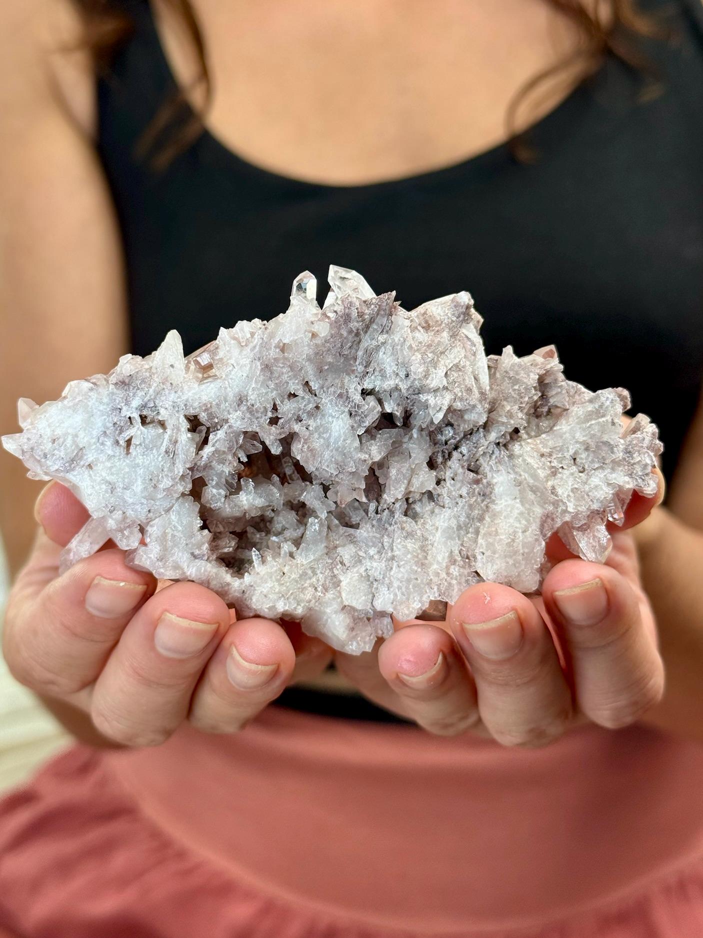 ブラジル産リチウムクォーツクラスター • 希少なピンク＆グレーの鉱物