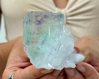 Fluorita verde y púrpura rara con cuarzo / Mina Yaogangxian, Hunan, China / Cristal de coleccionista