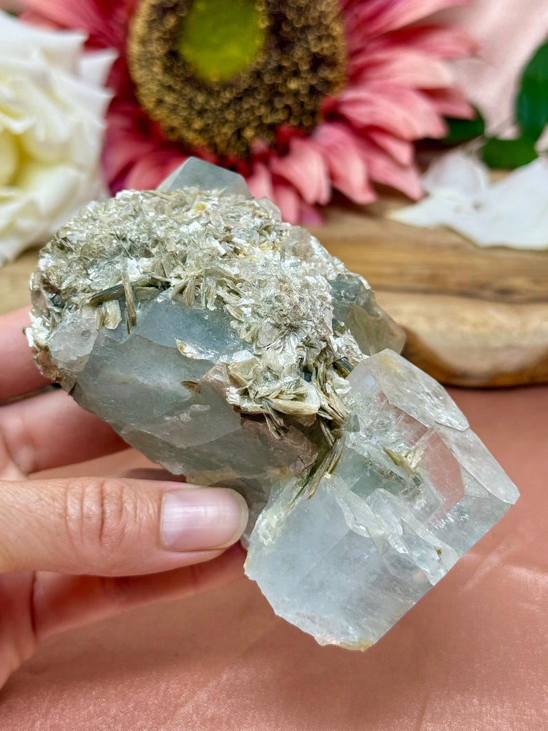 aquamarine-specimen-with-muscovite-mica-rare-blue-beryl-crystal