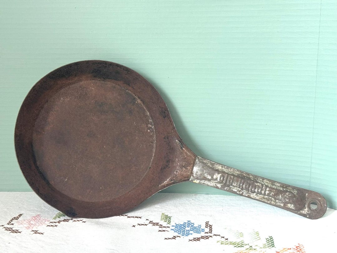 Vintage Pan : COLD HANDLE Original 8