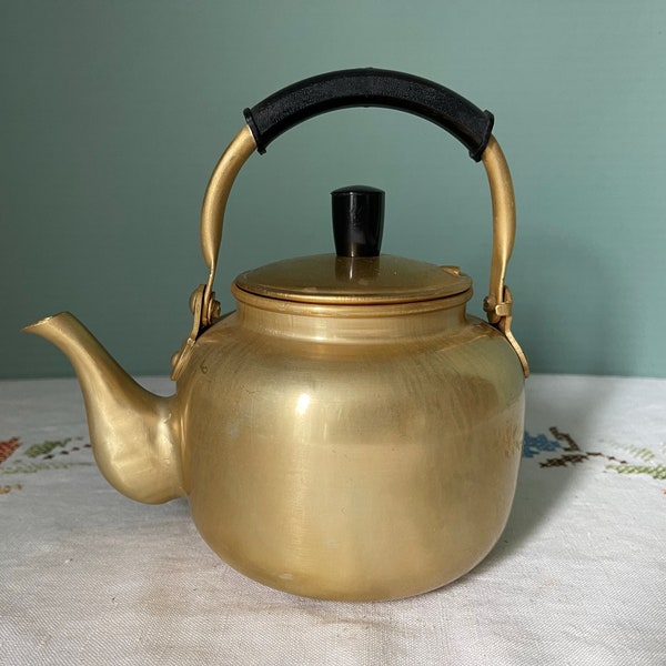 Vintage Tea Pot : Gold Colored Aluminum Water Kettle Strainer Black Plastic Knob Handle Loose Tea 1 Liter 4 Cup Size - Made in Korea