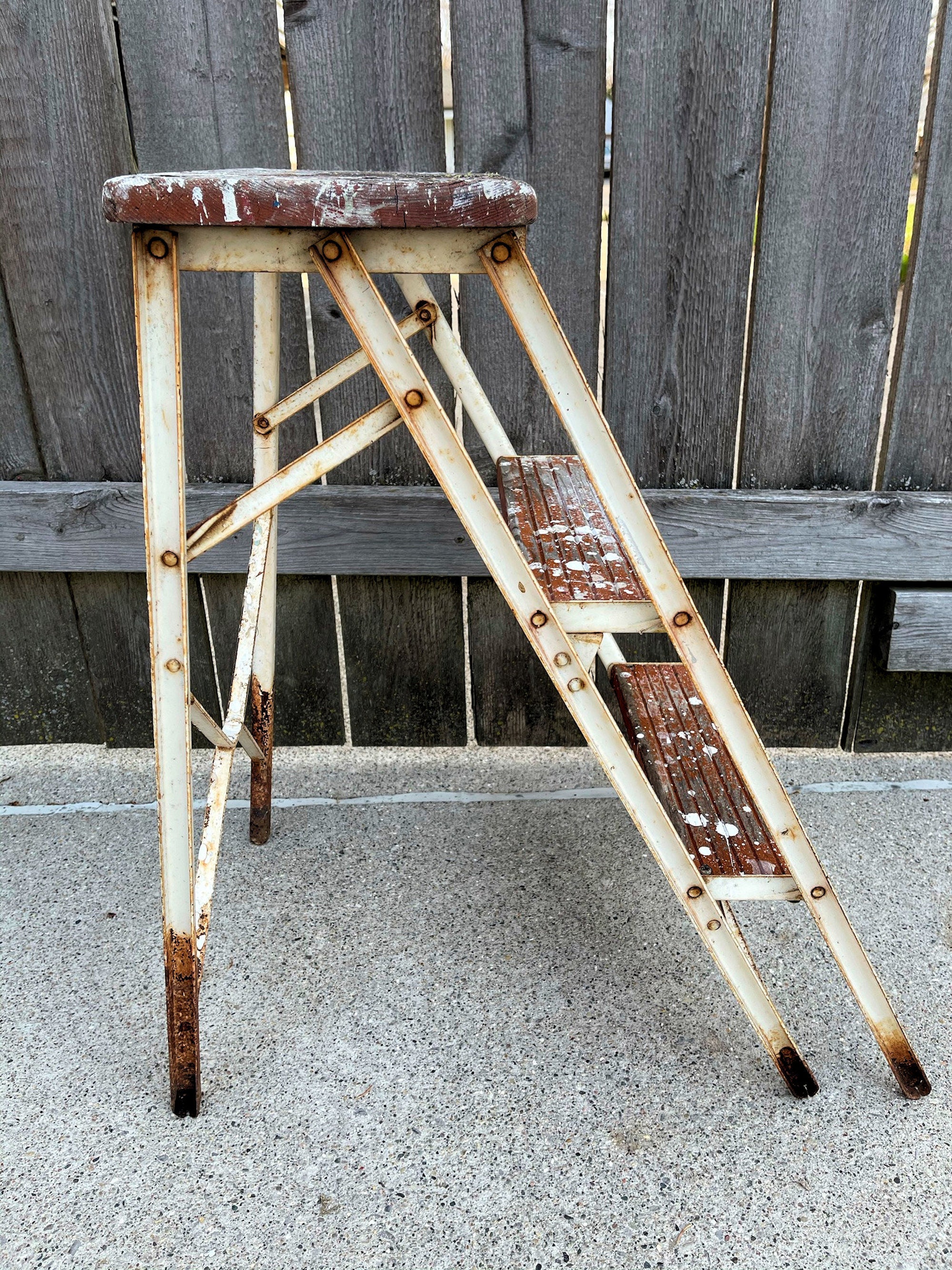 Vintage Ladder : Small Mini Compact Three Step A Frame Rusty