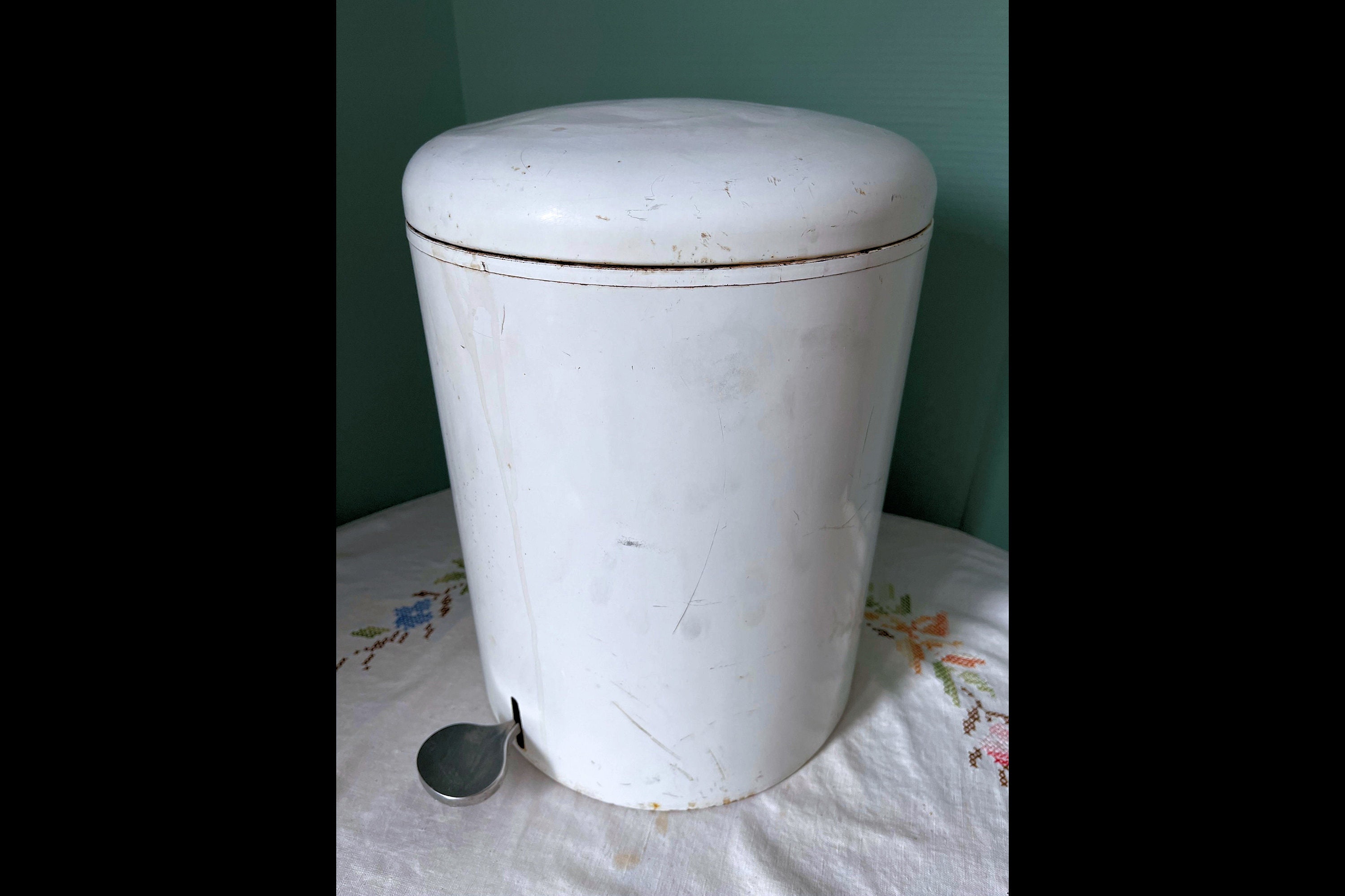JKXWX Trash Can Rubbish Bin Sophisticated and Elegant French Household  Trash Can Hand-Painted Color …See more JKXWX Trash Can Rubbish Bin
