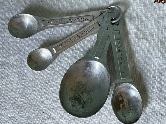 2 Sets Vintage Metal / Aluminum MEASURING SPOONS Tablespoon