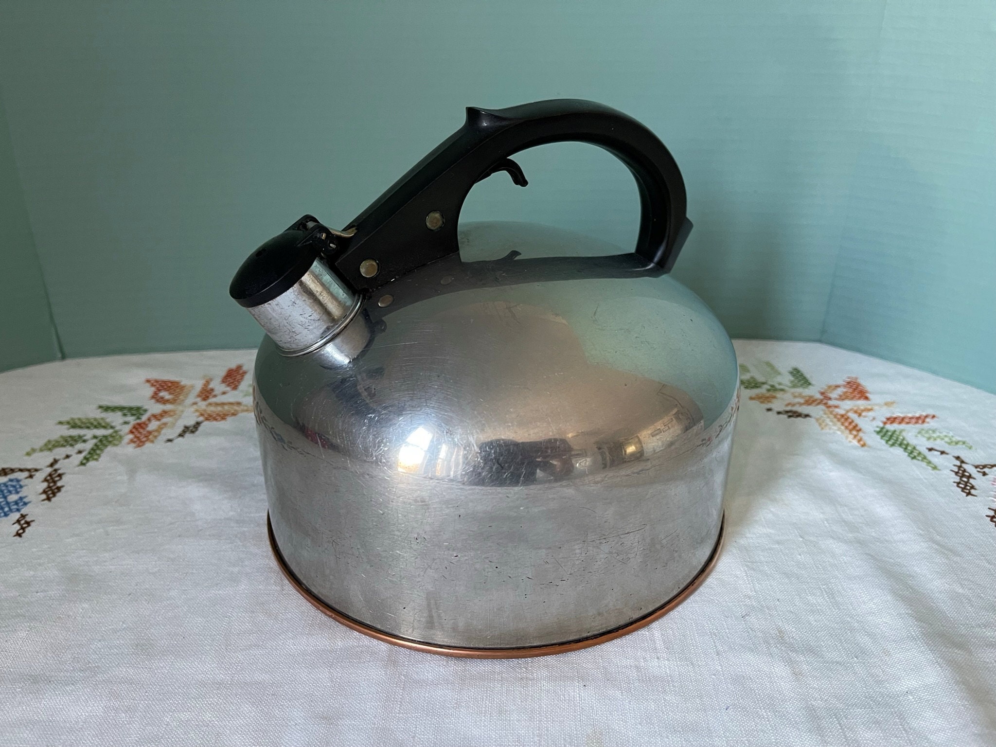 REVERE WARE 1.5 Qt Stainless Steel Whistling Tea Kettle With Copper Clad  Base Made in USA Vintage / Retro Farmhouse Country Cottage Kitchen 
