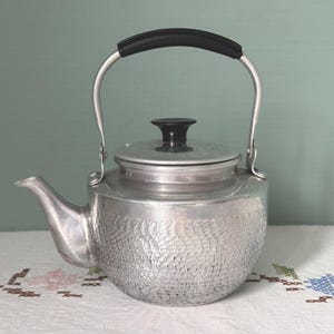 Vintage Tea Pot : Hammered Aluminum 2 Cup Water Kettle Grease Melter Canister Storage Black Bakelite Plastic Knob Handle - Made in Japan