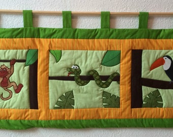 Wall protection for the cot