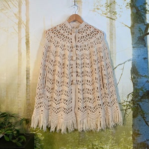 70's Crochet Cape/Poncho, Large crochet buttons, acrylic cream, Mint!