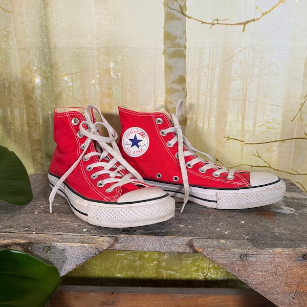 Red Converse All Star high tops Sz W9, M7, EUR40, GUC