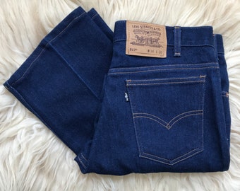 Levi's 517 vintage darkwash, bootcut, etichettato 34 x 30, dimensione reale 32 x 26